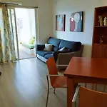 Family Apartment In Roses With Garden And Shared Pool 60 M²