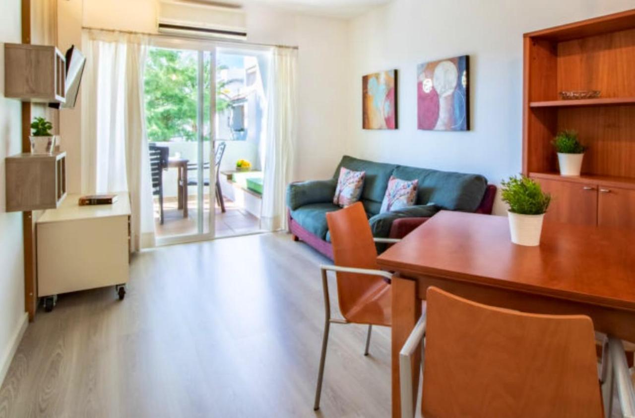 Appartement Family In With Garden And Shared Pool 60 M² Roses